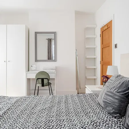 דירה Spacious 2 Bed Contractor And Family Apartment, Whitehall, בריסטול